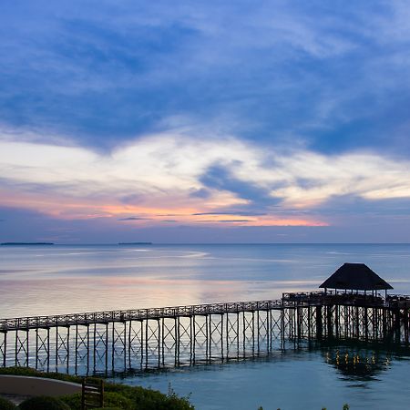 Sea Cliff Resort & Spa Занзибар Экстерьер фото